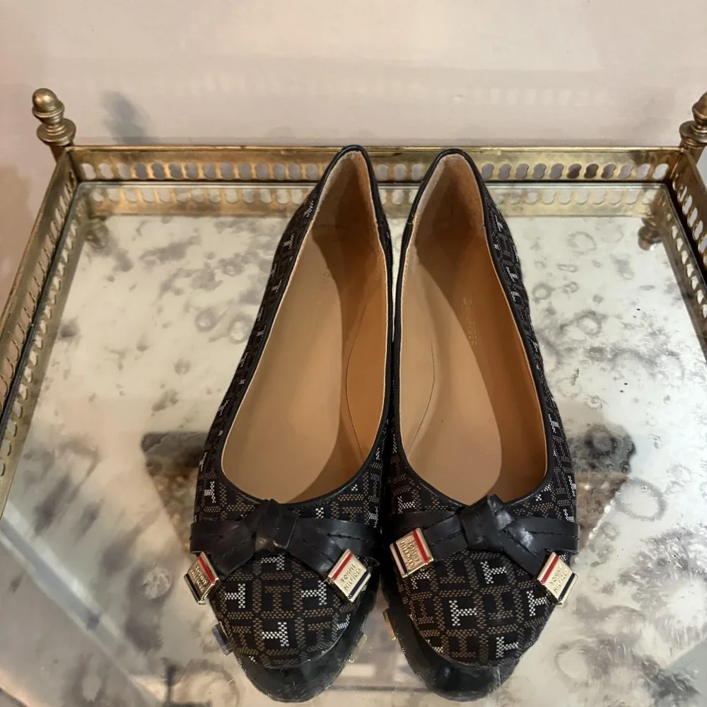 Tommy Hilfiger Shoes Womens Size 6.5 Black Ballet Flats Logo‎ Bow AW Chelsie